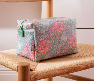 WM at Home Large Wash Bag Golden Lily