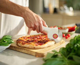 Ringo™ Easy-clean Red Pizza Cutter