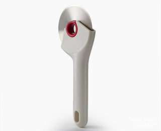 Ringo™ Easy-clean Red Pizza Cutter