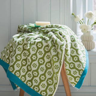 Daisy Bath Towel Green