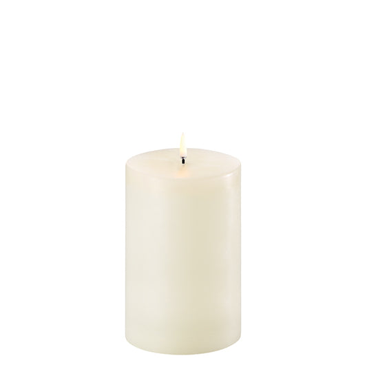 Uyuni Led Pillar Candle, Ivory, Smooth, 10,1X15 Cm