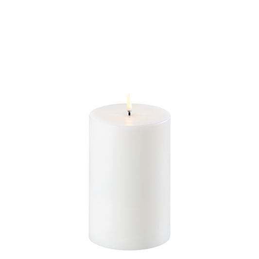 Uyuni Led Pillar Candle, Nordic White, Smooth, 10,1X15 Cm
